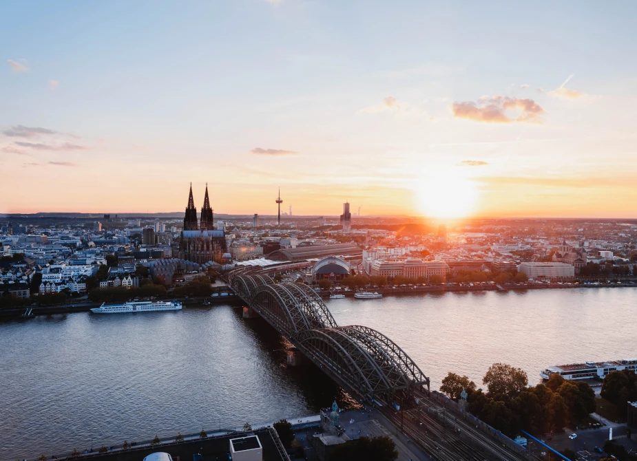 Sonnenuntergang in Köln, fotografiert nach USH Umzug ab Hamburg